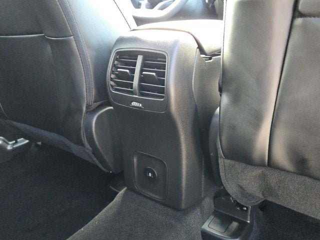 Used 2025 Ford Escape ST-Line w/ Tech Pack #1 FWD image 9