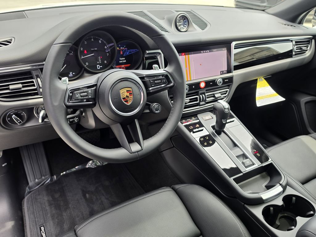 New 2026 Porsche Macan AWD/4WD image 4