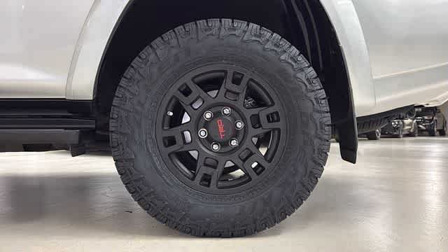 Used 2018 Toyota 4Runner SR5 RWD image 9