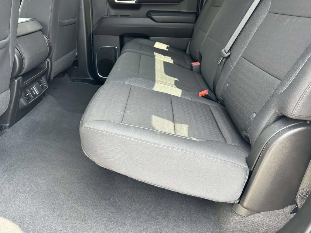 Used 2025 Chevrolet Silverado 1500 LT AWD/4WD image 19