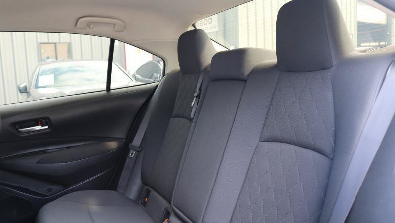 Used 2020 Toyota Corolla LE FWD image 18
