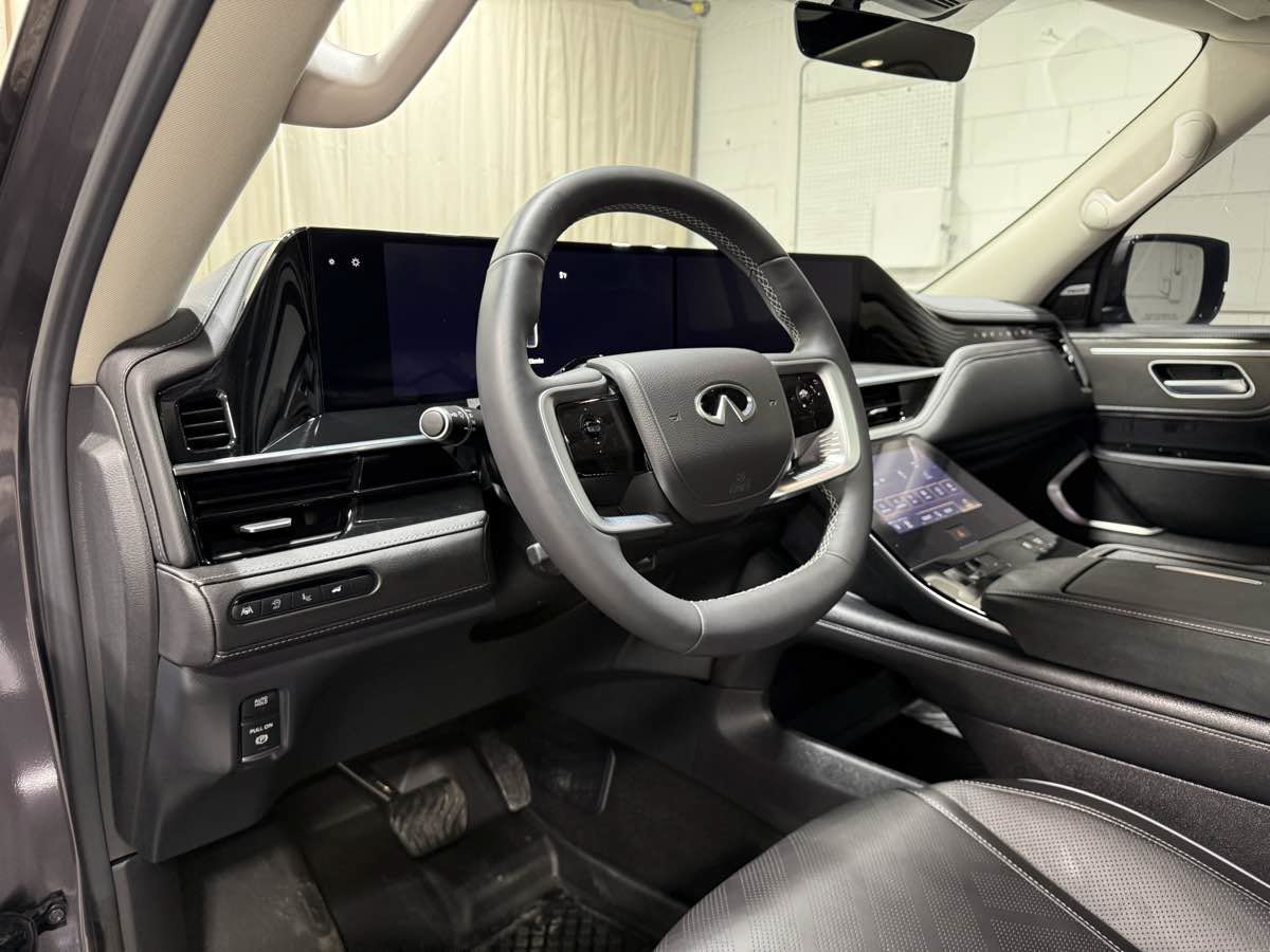 Used 2025 INFINITI QX80 Luxe AWD/4WD image 10