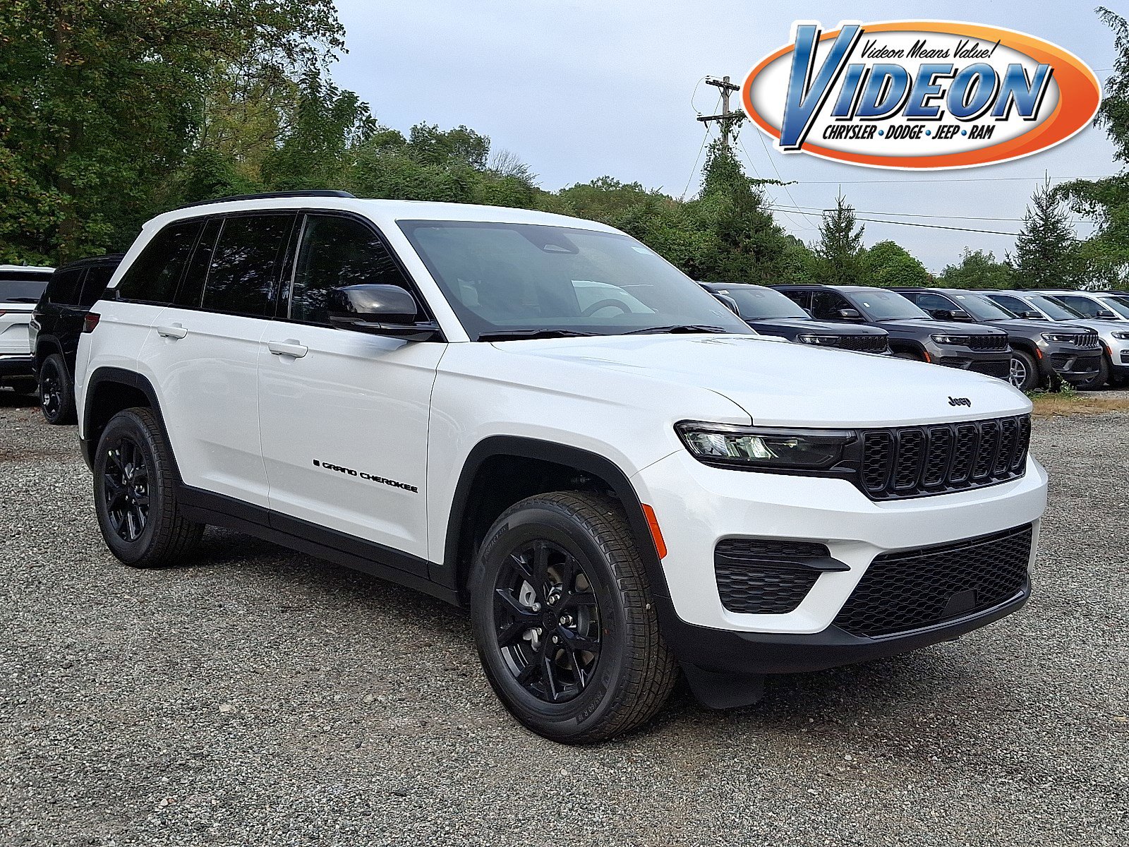 New 2025 Jeep Grand Cherokee Altitude