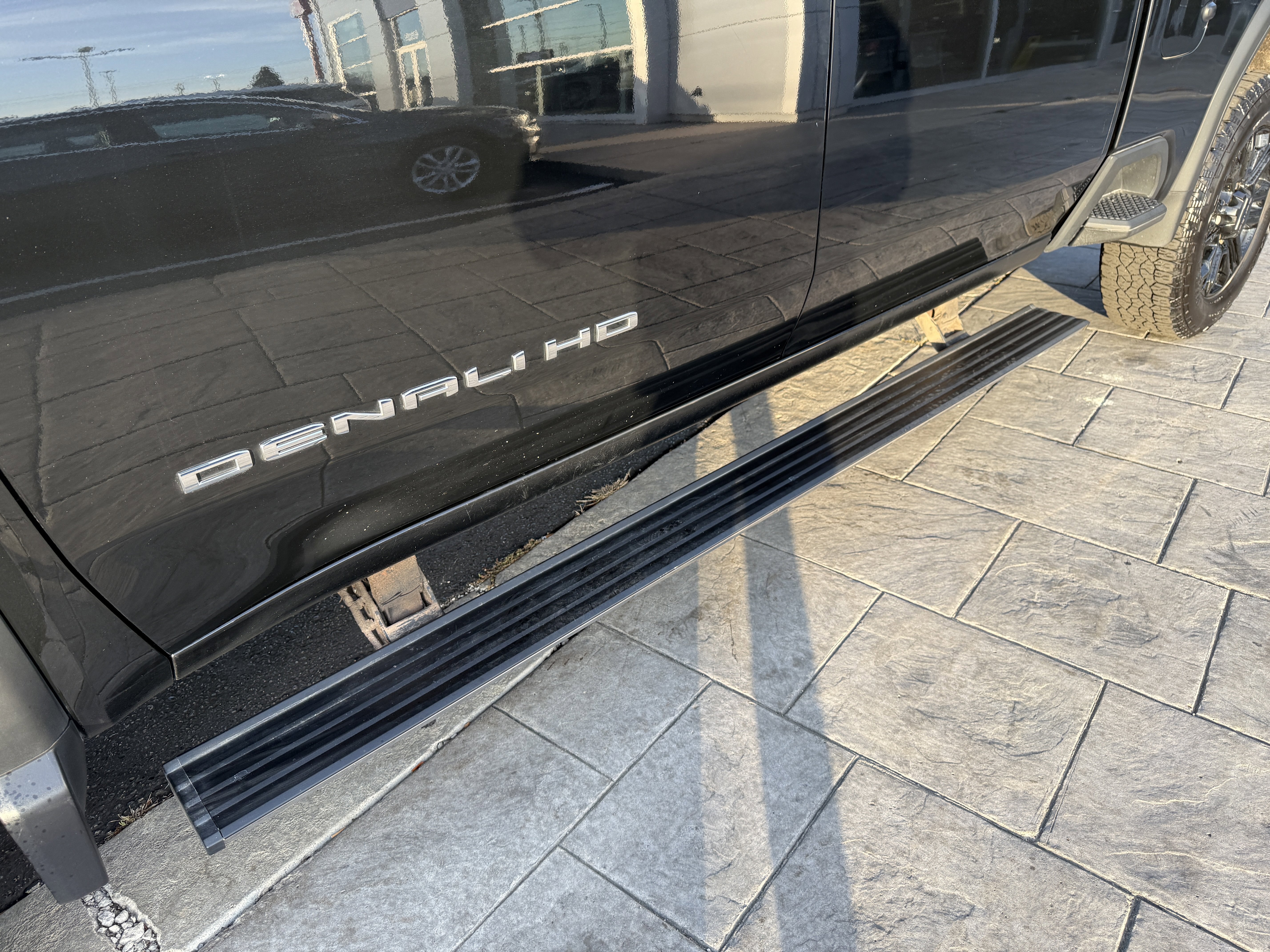 Used 2021 GMC Sierra 2500 Denali w/ Denali Black Diamond Edition image 30