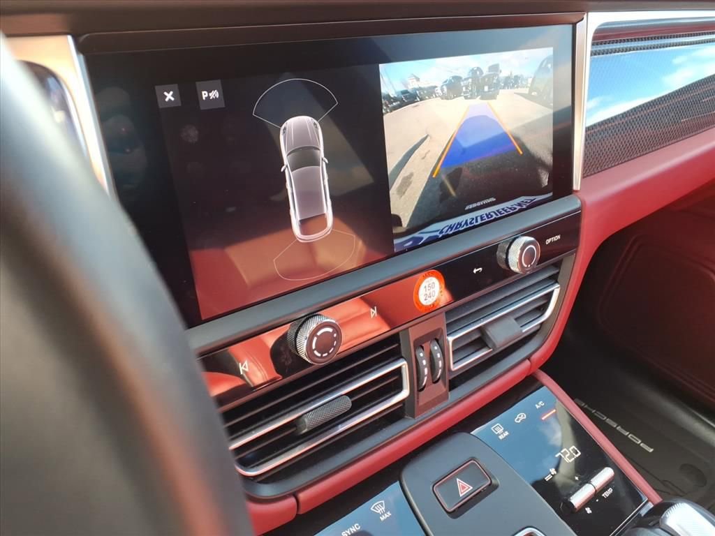Used 2023 Porsche Macan Turbo image 26