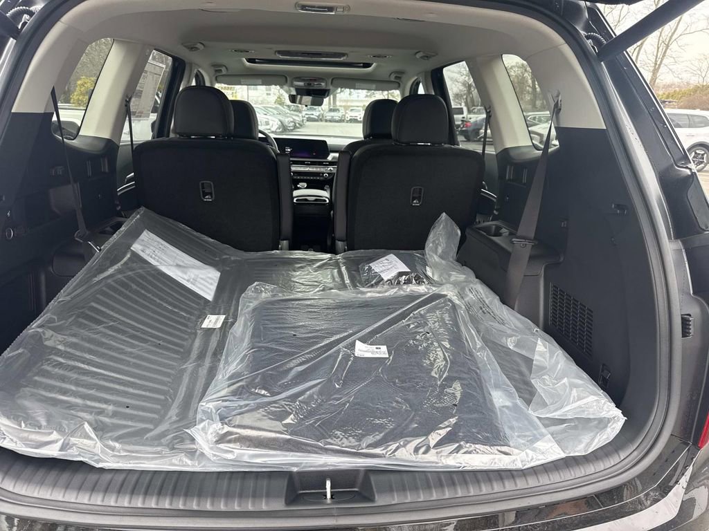 New 2025 Kia Telluride S image 4