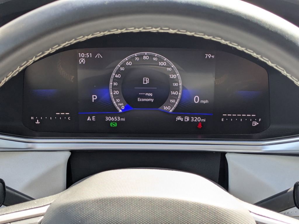 Used 2025 Volkswagen Taos SE AWD/4WD image 18