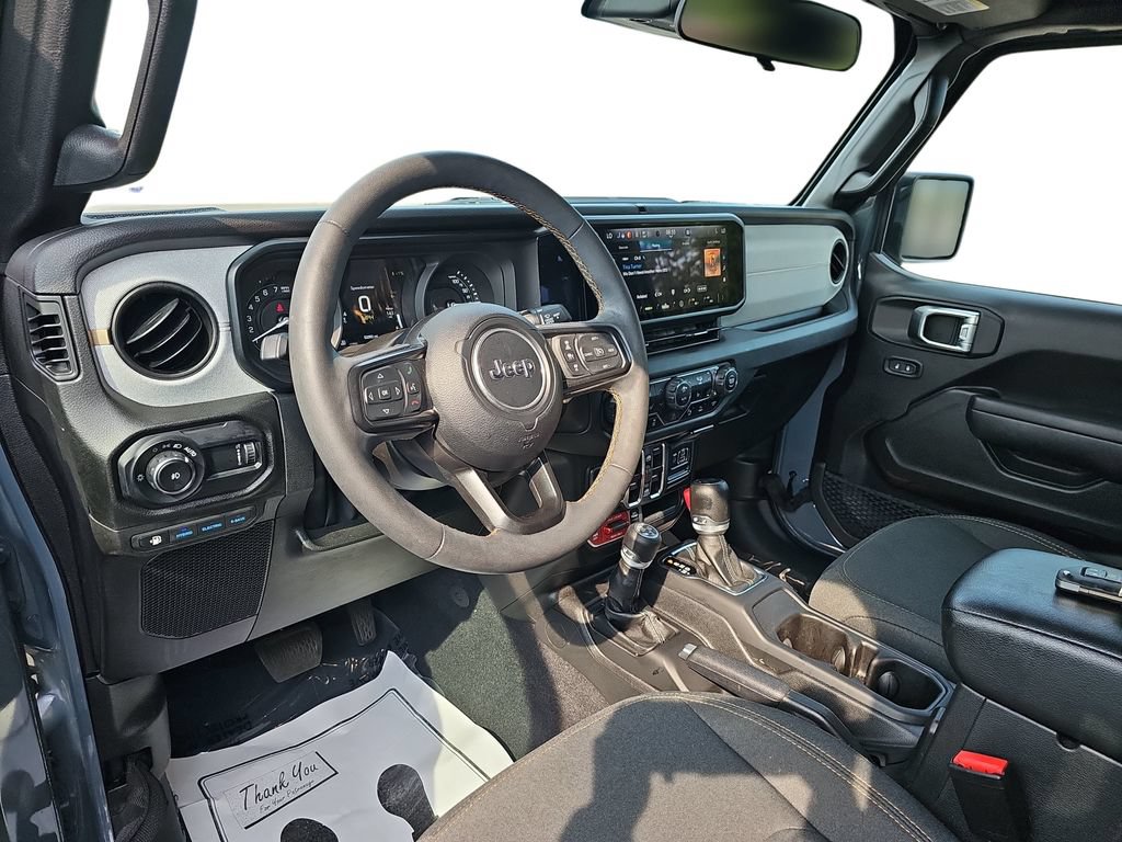 Used 2024 Jeep Wrangler Unlimited AWD/4WD image 15