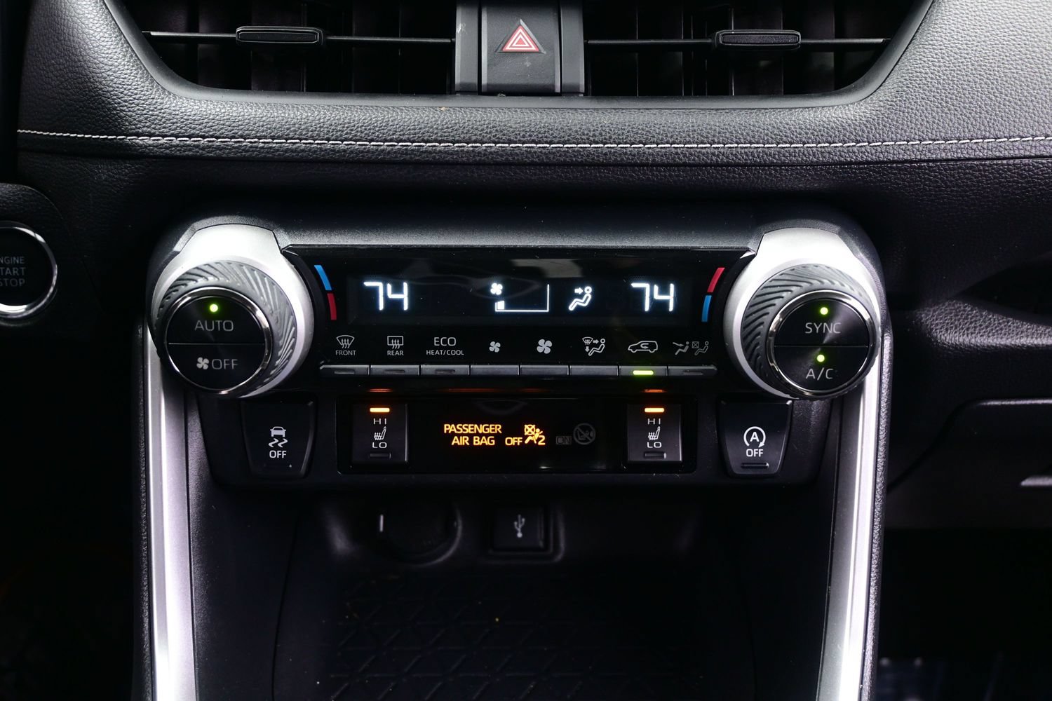 Used 2020 Toyota RAV4 XLE w/ XLE Grade Weather Package AWD/4WD image 20