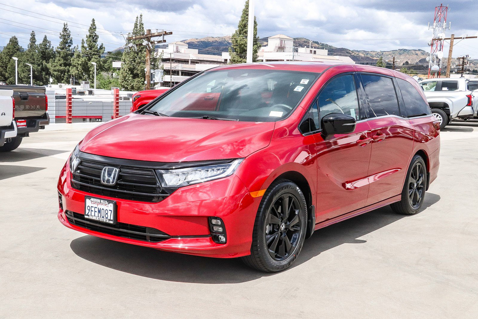 Used 2023 Honda Odyssey Sport image 3