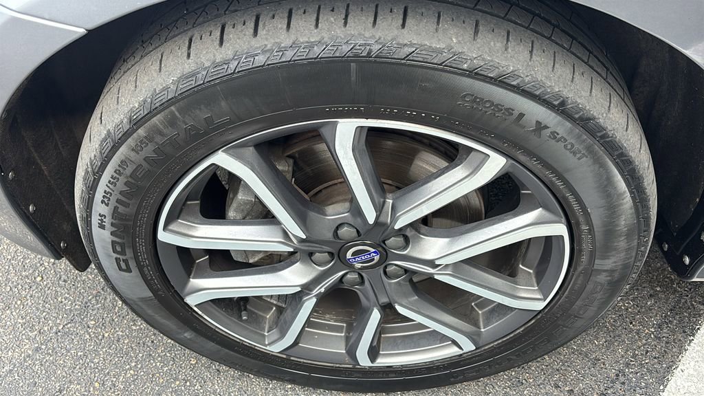 Used 2017 Volvo XC60 T6 Dynamic w/ Preferred Option Package image 33