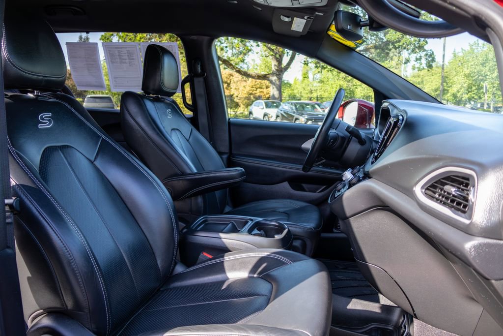 Used 2020 Chrysler Pacifica Touring-L w/ Advanced Safetytec Group AWD/4WD image 12