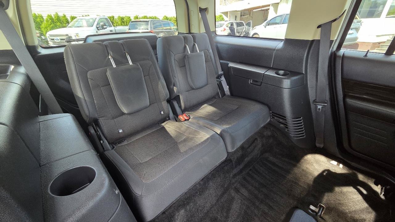 Used 2018 Ford Flex SEL AWD/4WD image 17