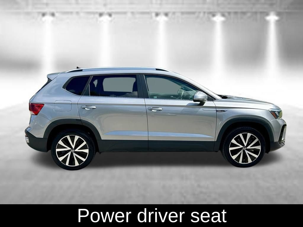 Used 2023 Volkswagen Taos SE FWD image 4