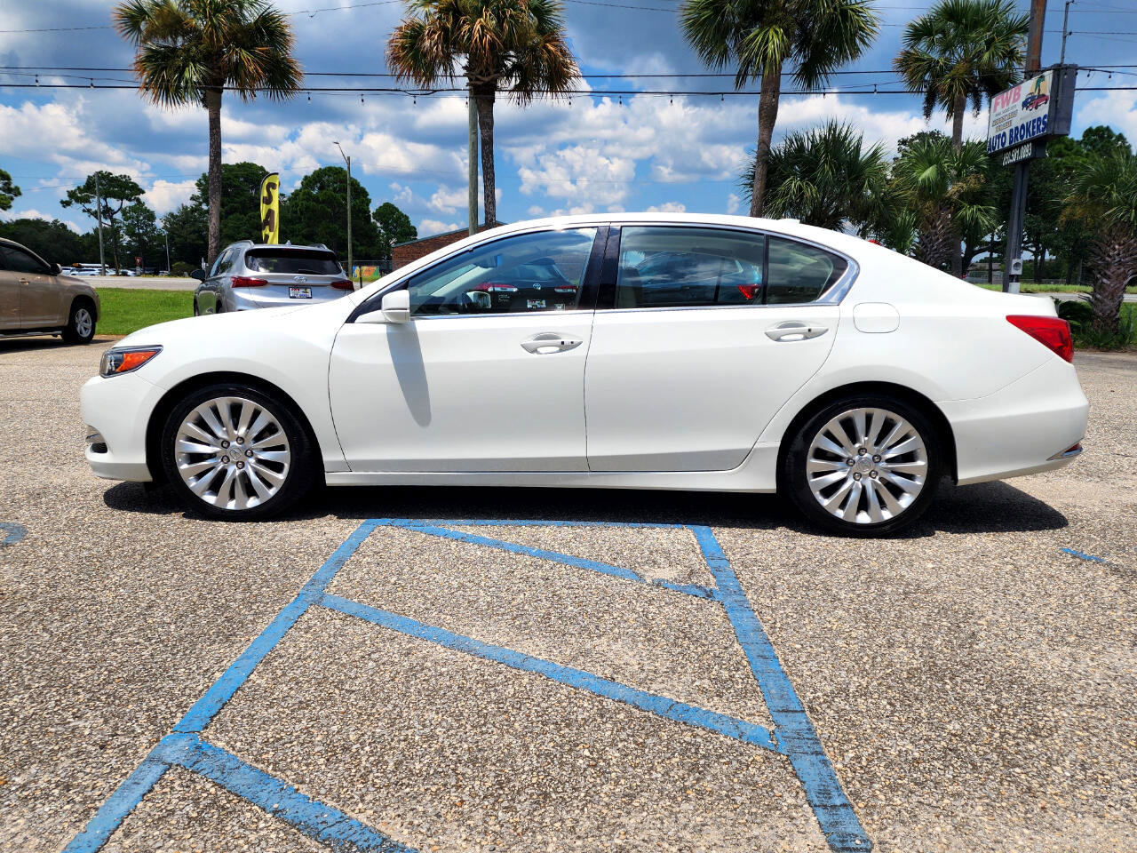 Used 2014 Acura RLX w/ Technology Package image 2