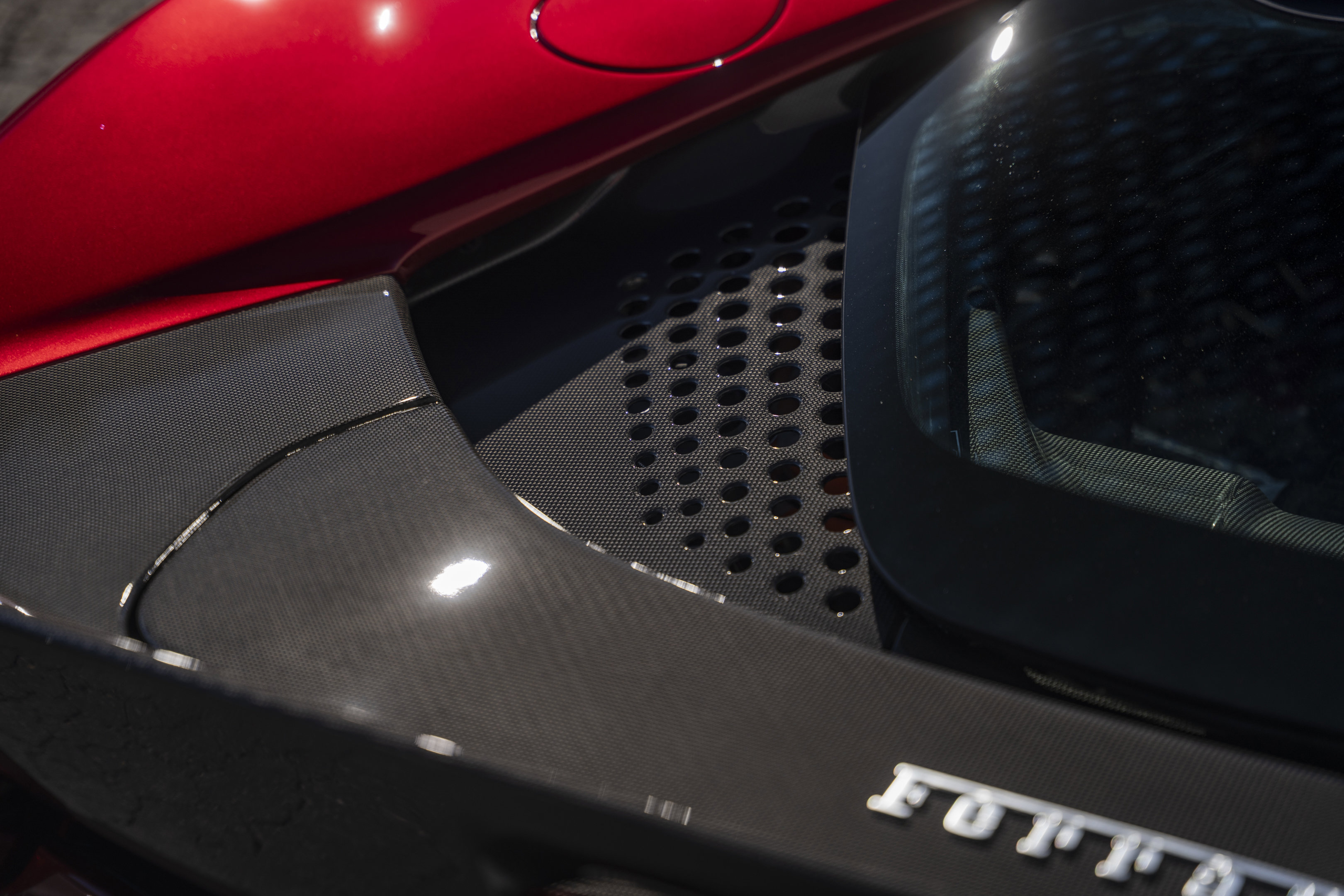 Used 2022 Ferrari SF90 Spider image 37