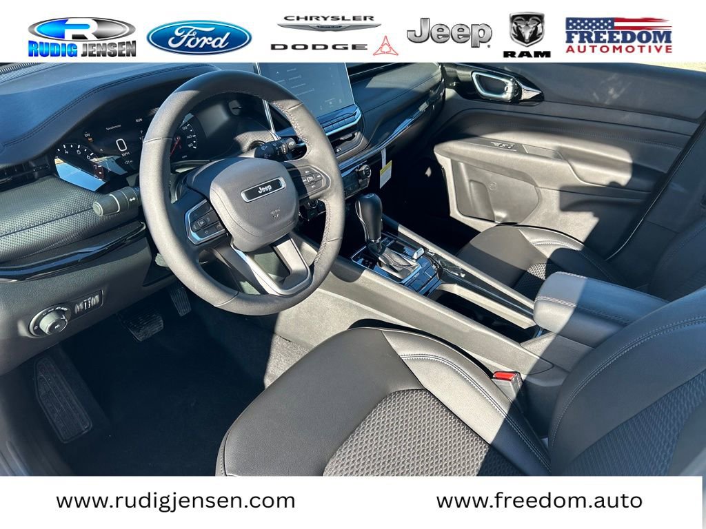 New 2026 Jeep Compass Latitude image 12