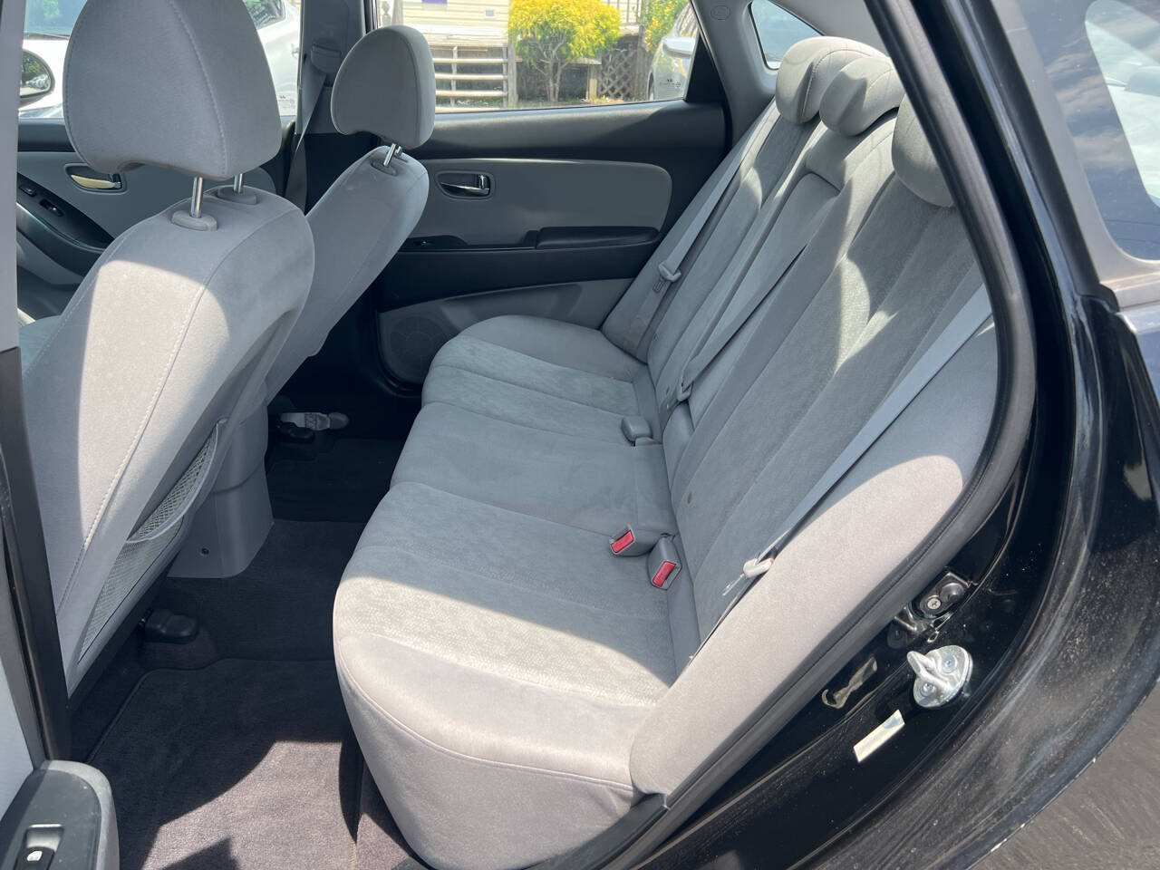 Used 2010 Hyundai Elantra GLS FWD image 13