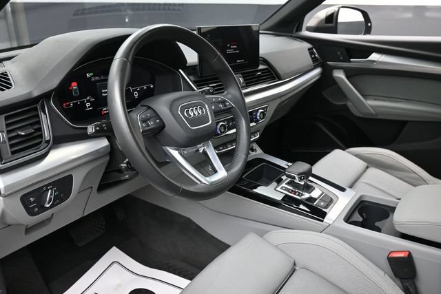 Used 2023 Audi Q5 2.0T Premium Plus w/ Premium Plus Package AWD/4WD image 14