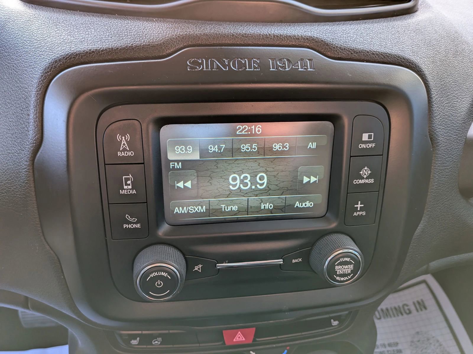 Used 2016 Jeep Renegade Latitude image 53