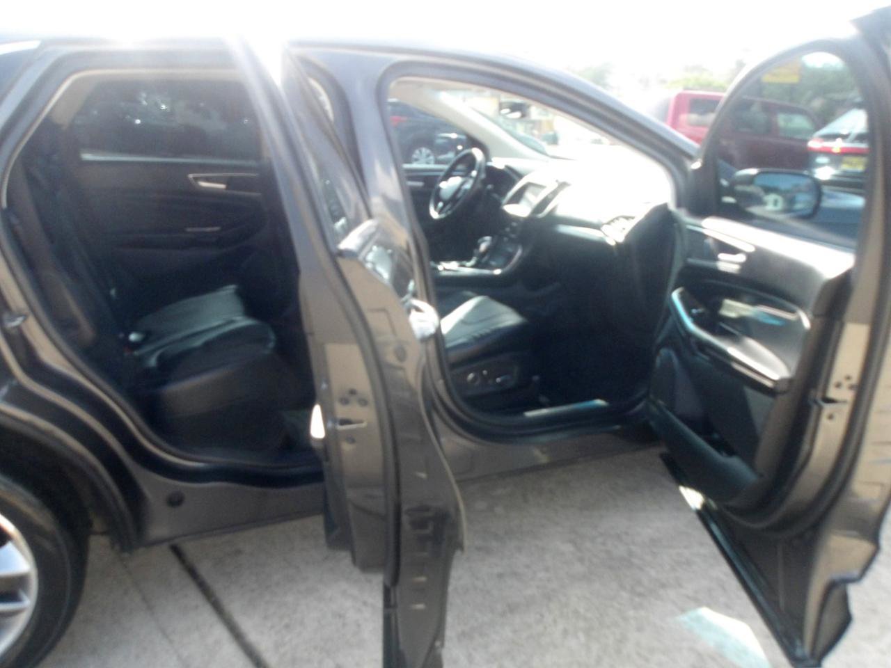 Used 2015 Ford Edge Titanium w/ Equipment Group 301A FWD image 6