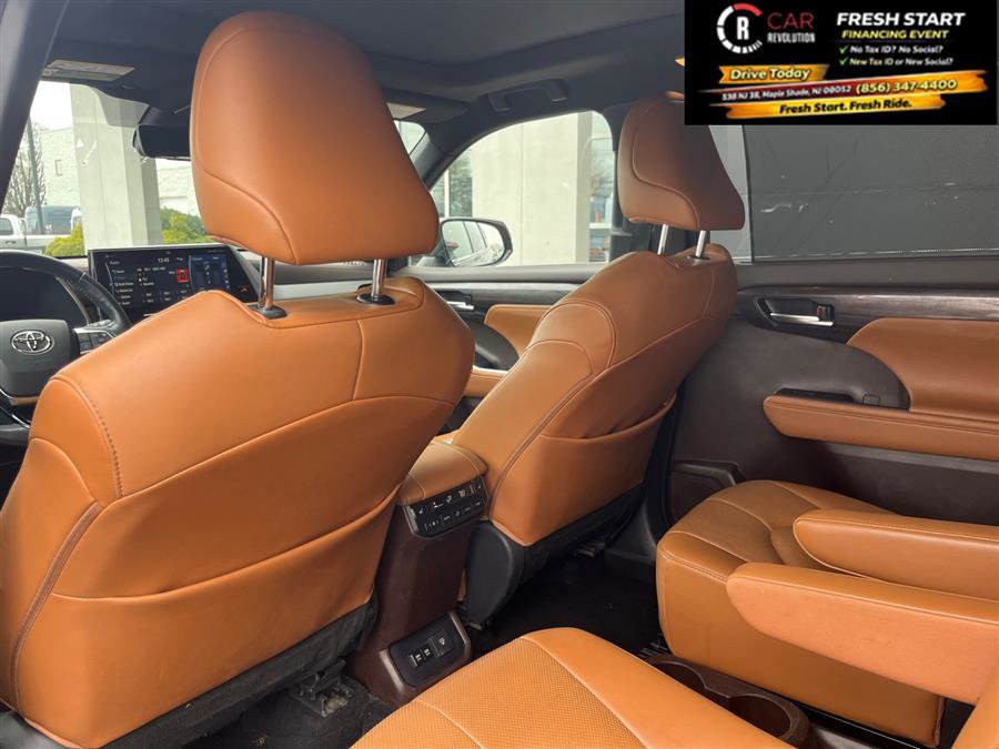Used 2020 Toyota Highlander Platinum image 40