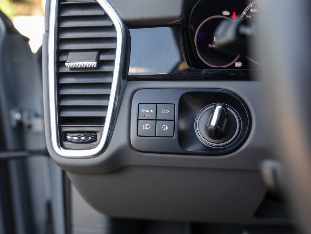 Certified 2022 Porsche Cayenne Turbo image 19