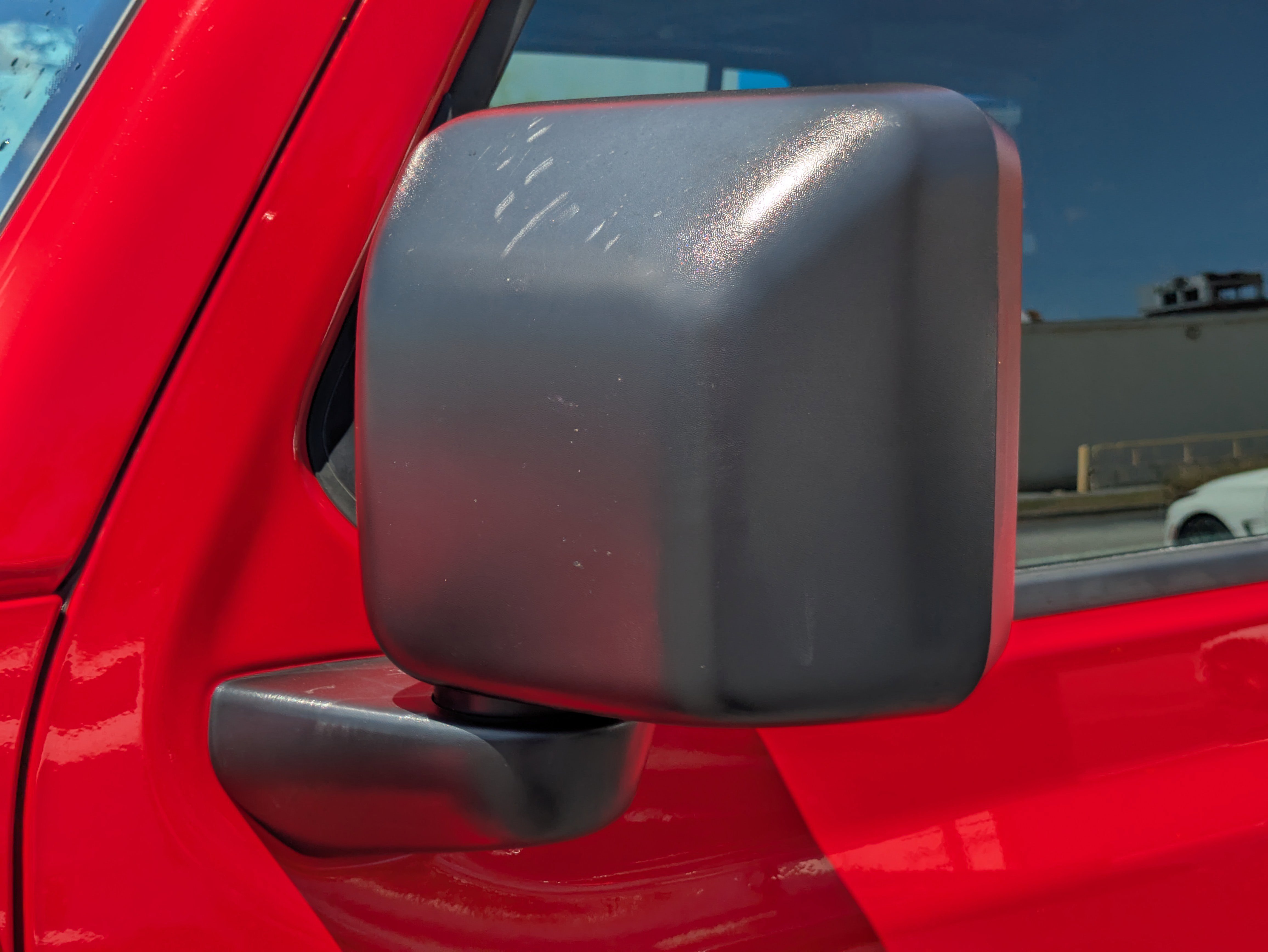 Used 2025 Jeep Wrangler Sahara w/ Safety Group image 32