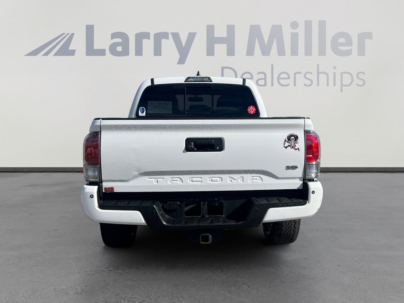 Used 2017 Toyota Tacoma Limited image 4