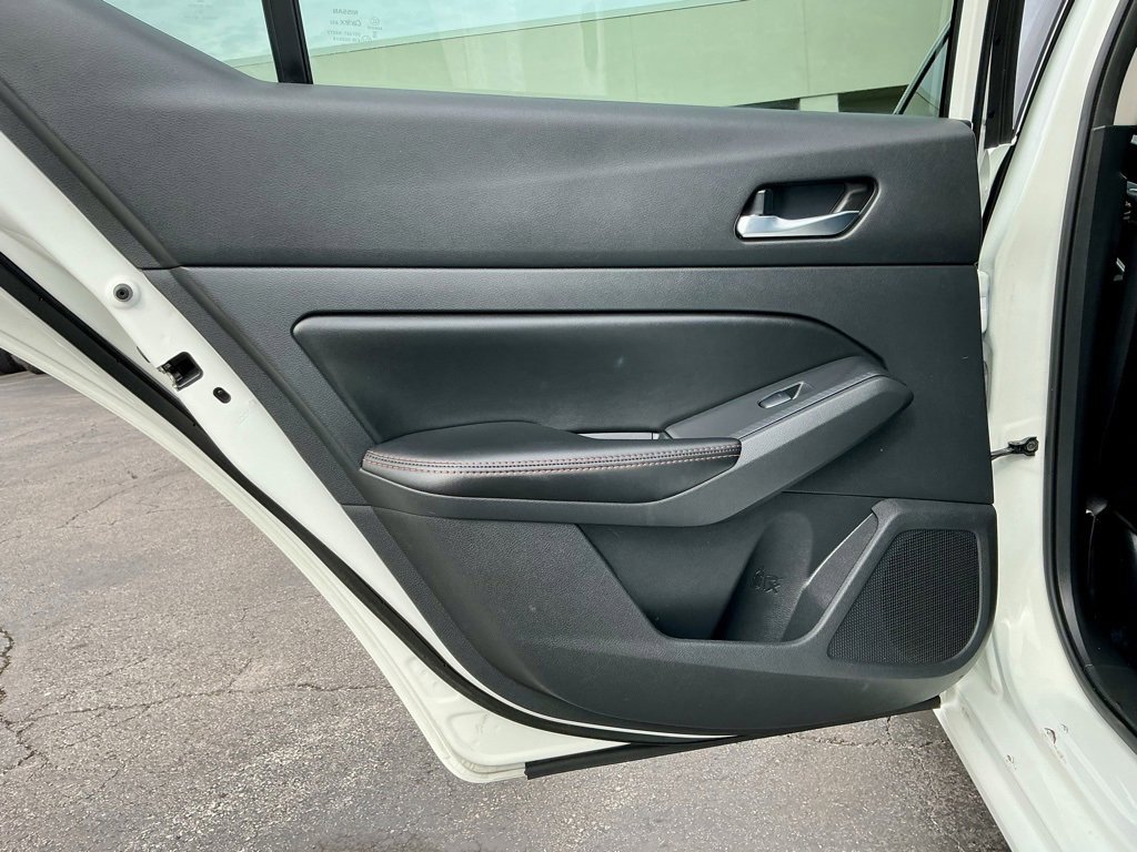 Used 2021 Nissan Altima 2.5 SR w/ SR Premium Package image 30