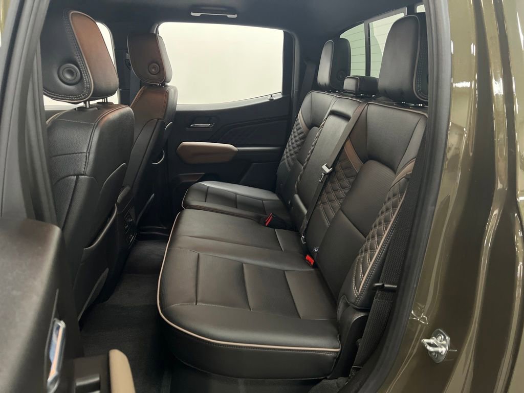 Used 2025 GMC Canyon Denali image 27