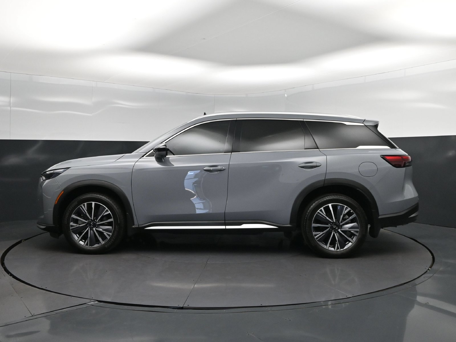 Certified 2026 INFINITI QX60 Luxe w/ Cargo Package FWD image 4