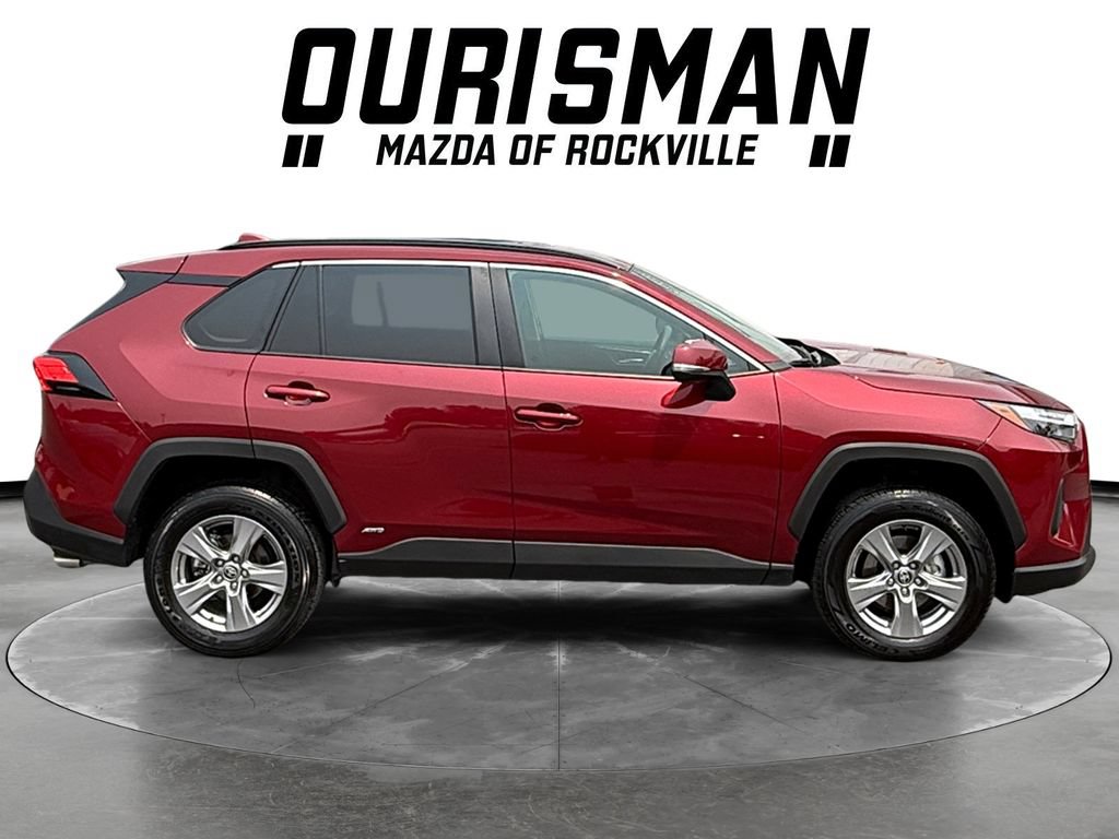 Used 2025 Toyota RAV4 XLE AWD/4WD image 7