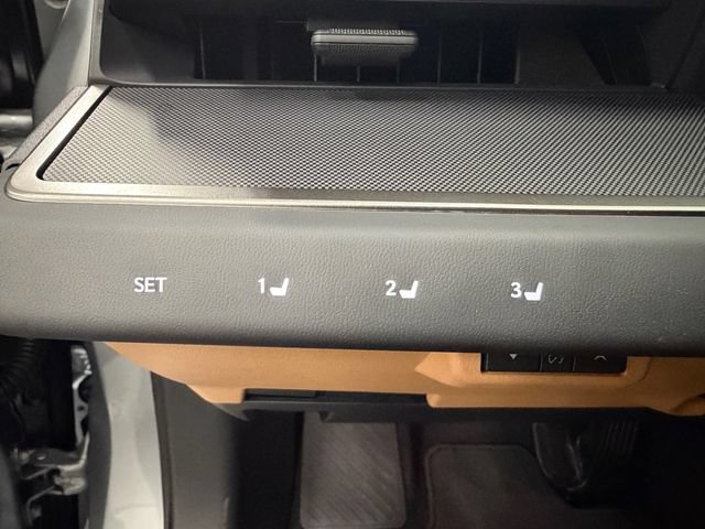 New 2026 Lexus ES 350e FWD image 19