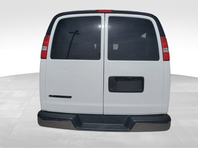 Used 2018 Chevrolet Express 3500 LT w/ LT Preferred Equipment Group RWD image 5