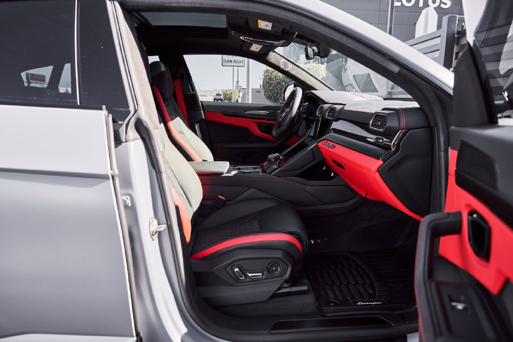 Used 2024 Lamborghini Urus S AWD/4WD image 27