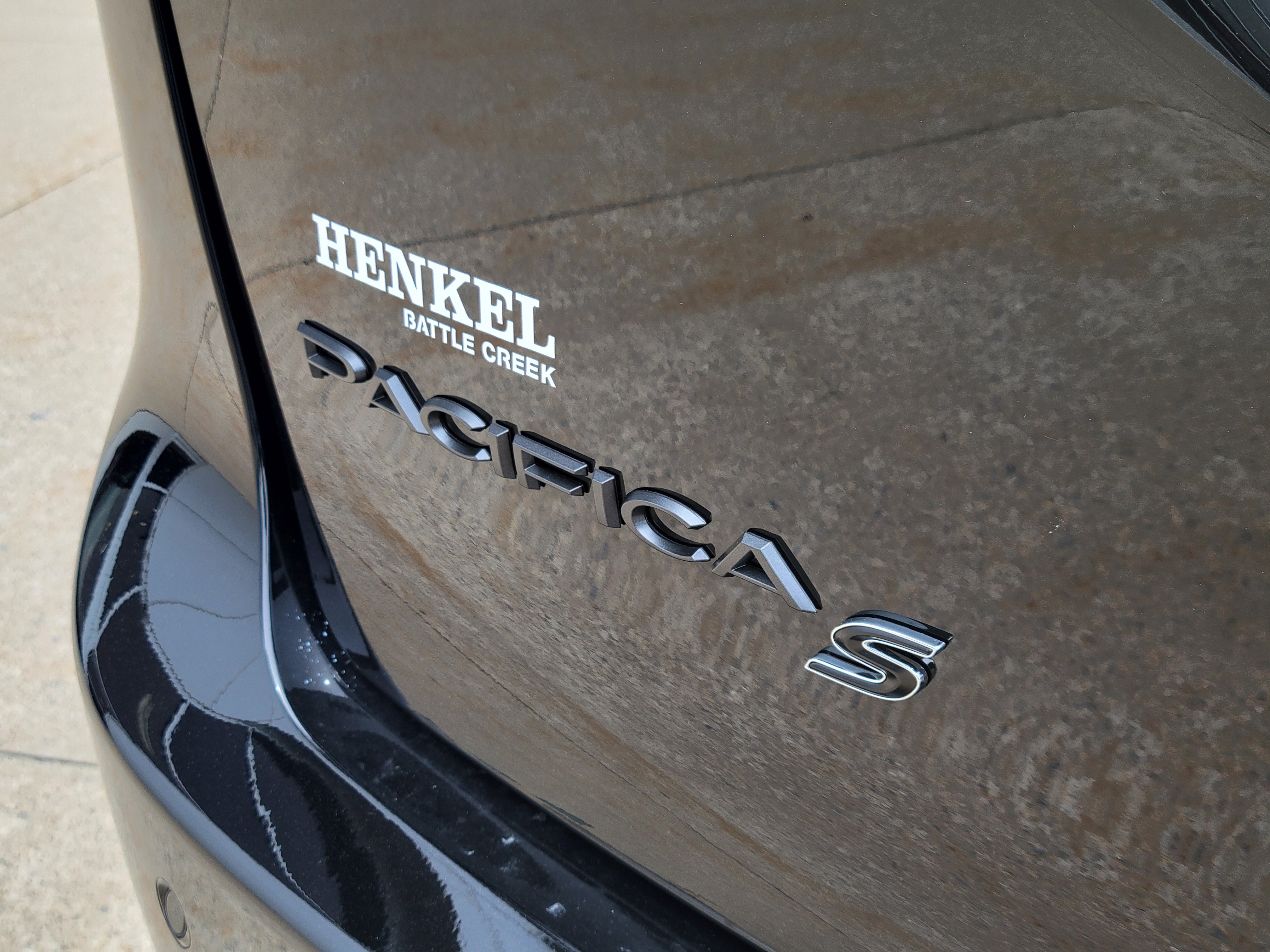 New 2027 Chrysler Pacifica Limited FWD image 24