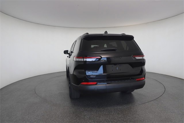 Used 2023 Jeep Grand Cherokee L Limited w/ Black Appearance Package image 14