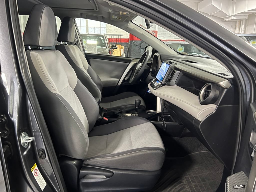 Used 2015 Toyota RAV4 XLE AWD/4WD image 19