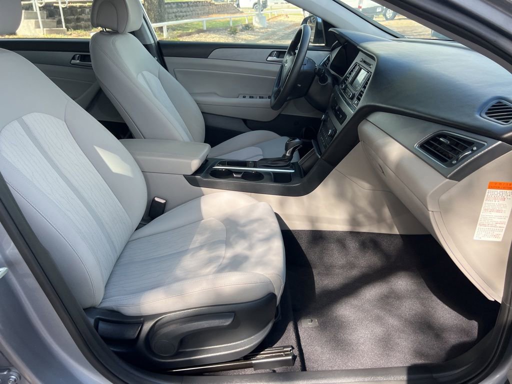 Used 2016 Hyundai Sonata SE image 12