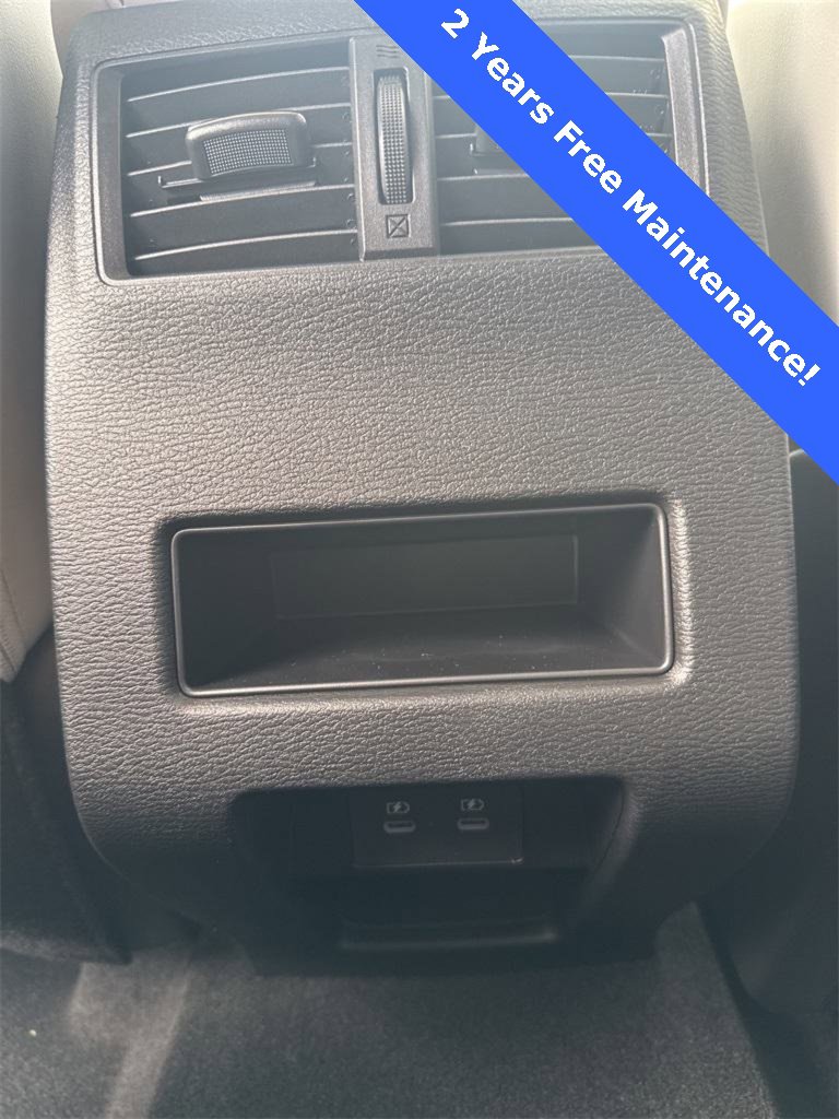 New 2025 Mitsubishi Outlander SE image 35