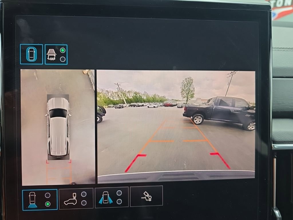 Used 2025 GMC Yukon XL Denali w/ Sun & Power Step Package image 22