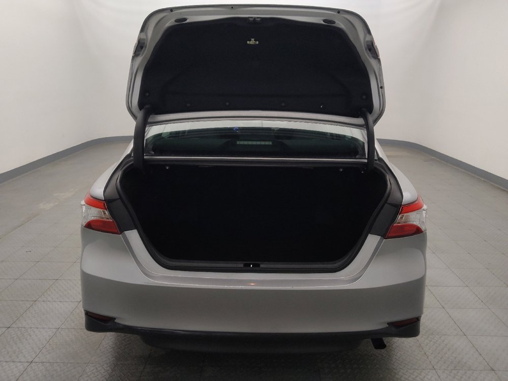 Used 2019 Toyota Camry LE image 29