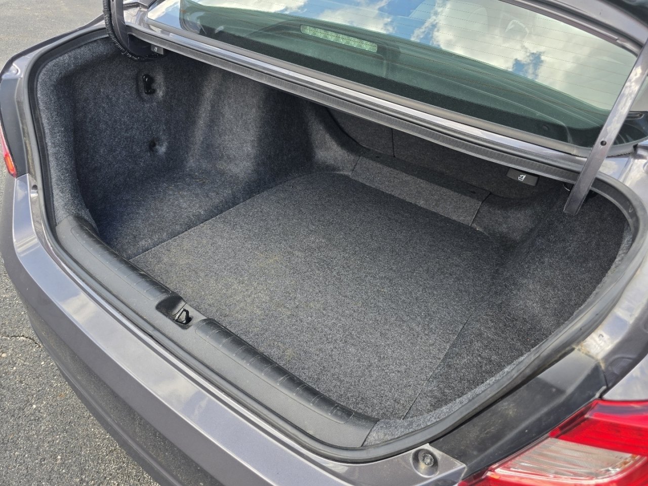 Used 2020 Honda Accord EX image 17