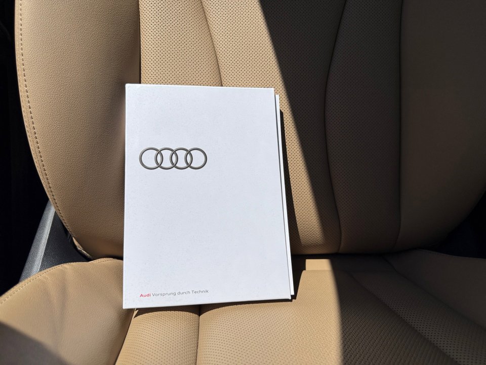 Used 2022 Audi Q8 Prestige image 34