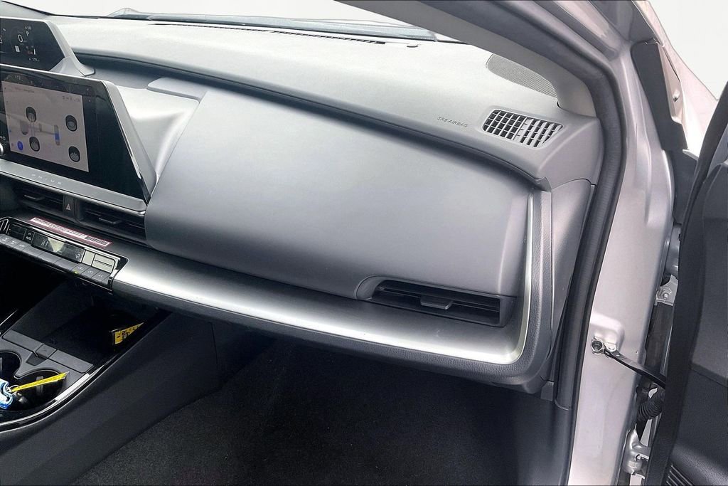 Used 2023 Toyota Prius LE image 28