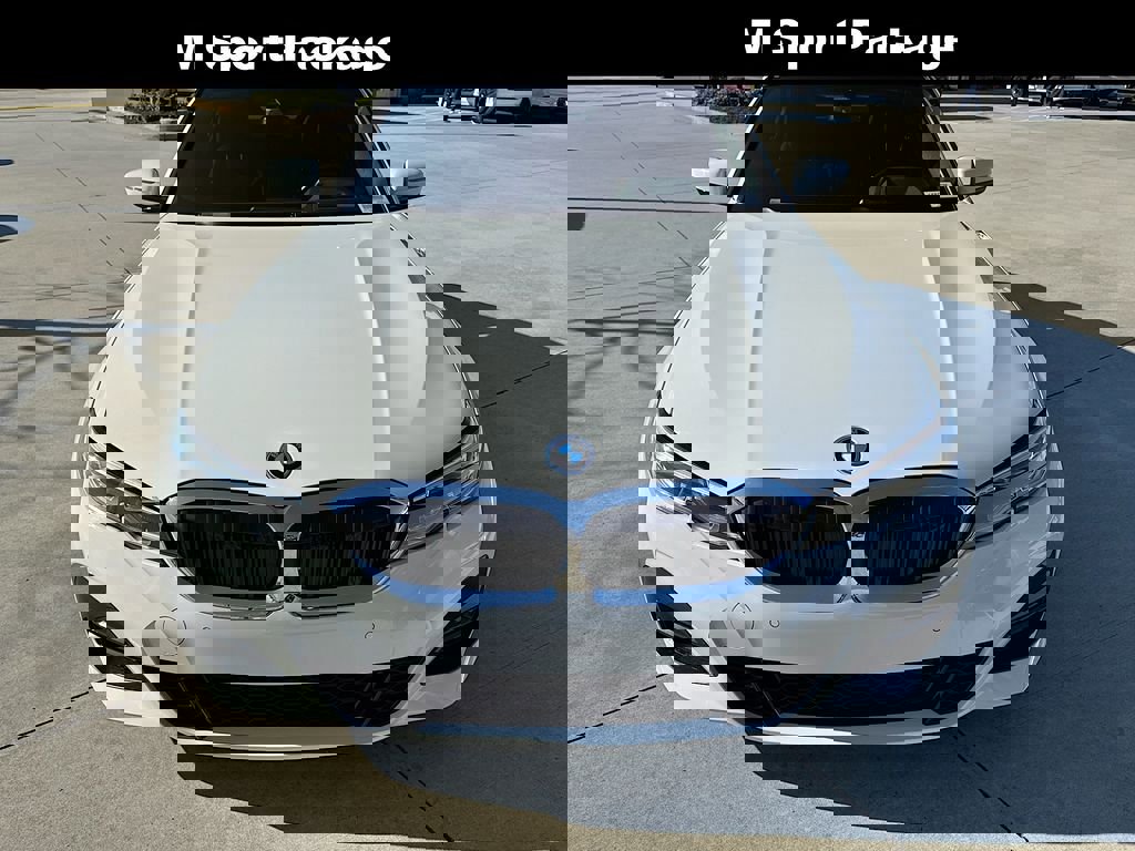 Used 2022 BMW 330e 330e iPerformance w/ M Sport Package image 4