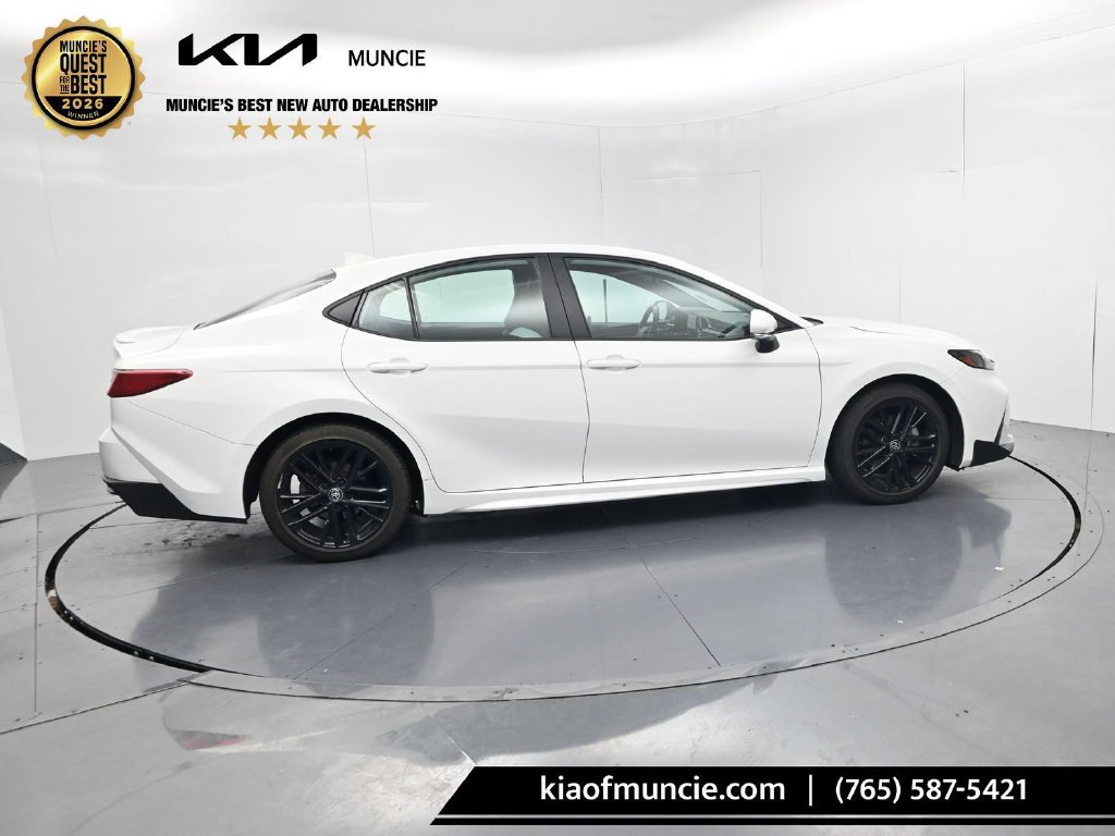 Used 2025 Toyota Camry SE FWD image 8