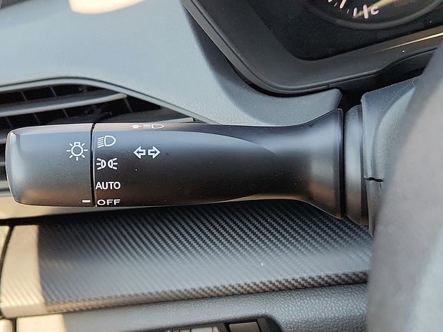 Certified 2024 Subaru Crosstrek 2.0i image 22