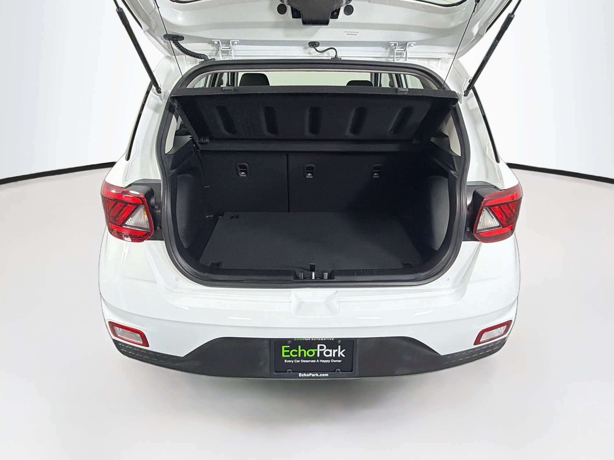 Used 2025 Hyundai Venue SEL FWD image 30